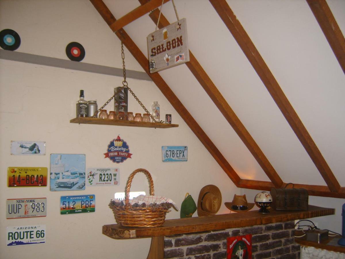 chambre campagnarde du grès rouge avec petit déj Beauval Exterior foto